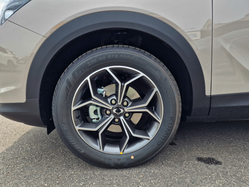 Korando 1.5Turbo Style+ AT 4x4  Latte/černý DOSTUPNOST LISTOPAD 2025