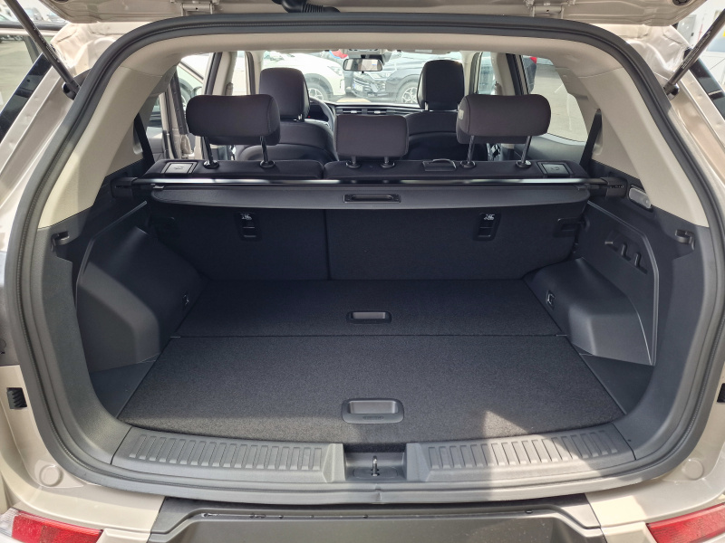 Korando 1.5Turbo Style+ AT 4x4  Latte/černý DOSTUPNOST LISTOPAD 2025