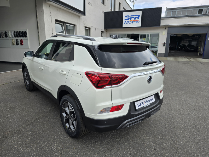 Korando 1.5Turbo Style+ AT Bílá/černá MY24