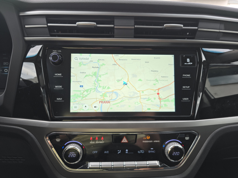 Korando 1.5Turbo Style+ AT Bílá/černá MY24