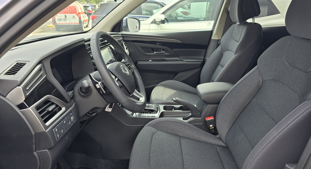 Korando 1.5Turbo Style+ AT Kovová/černý MY2424 DOSTUPNOST ŘÍJEN 2025