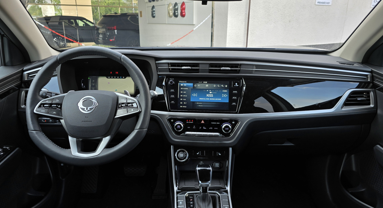 Korando 1.5Turbo Style+ AT Modrá/černý MY24