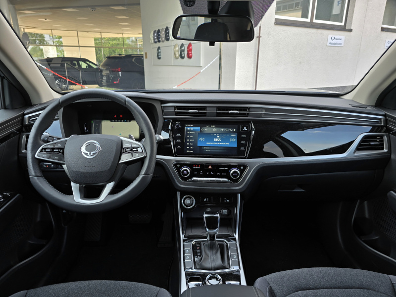 Korando 1.5Turbo Style+ AT Modrá/černý MY24