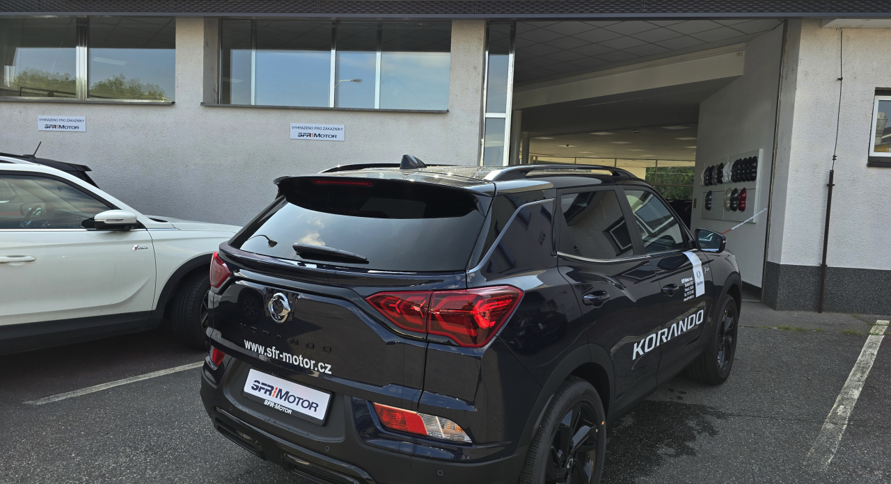 Korando 1.5Turbo Style+ AT Modrá/černý MY24