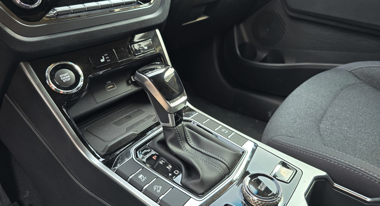 Korando 1.5Turbo Style+ AT Modrá/černý MY24