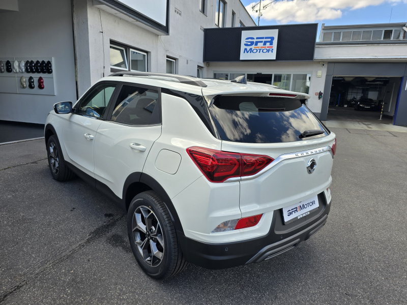 Korando 1.5Turbo Style+ MT Bílá/černý     207
