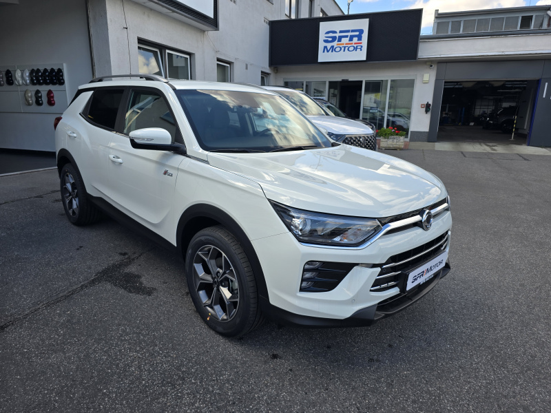 Korando 1.5Turbo Style+ MT Bílá/černý     207