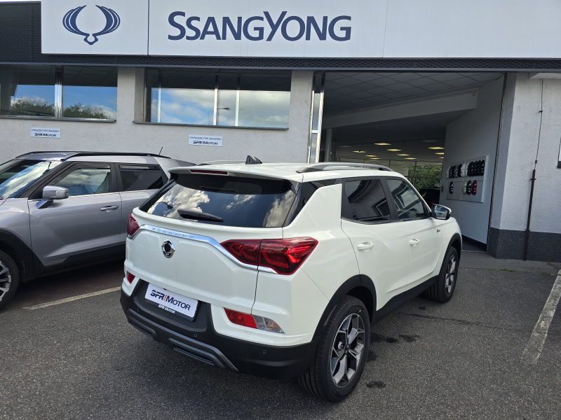 Korando 1.5Turbo Style+ MT Bílá/černý     207