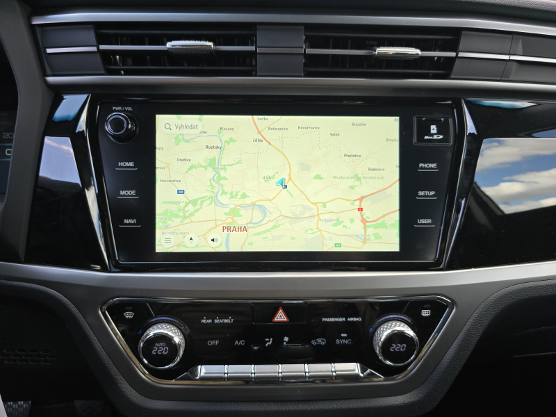 Korando 1.5Turbo Style+ MT Bílá/černý     207