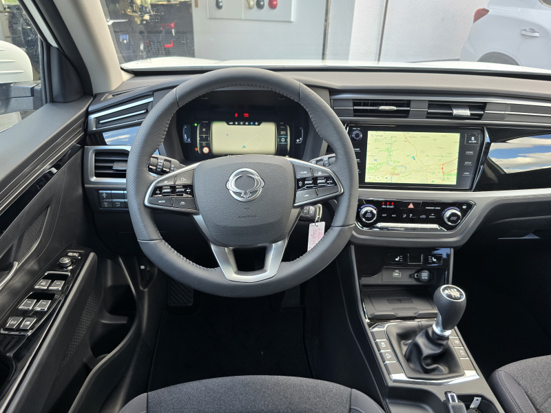 Korando 1.5Turbo Style+ MT Bílá/černý     207