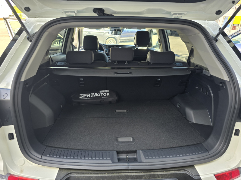 Korando 1.5Turbo Style+ MT Bílá/černý     207