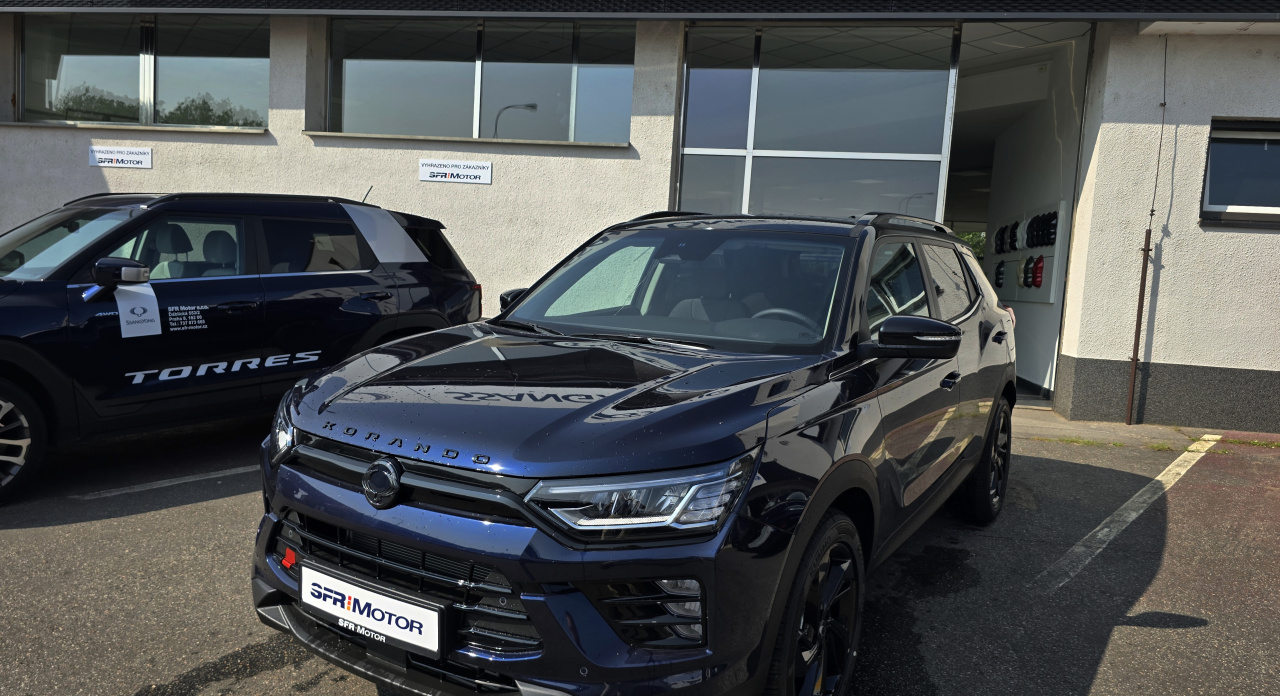 Korando 1.5Turbo Style+ AT Modrá/černý Black edition ODBĚR LEDEN 2026 240