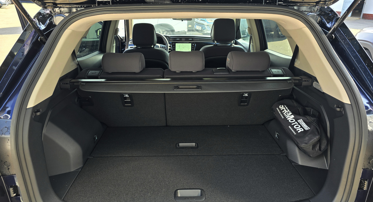 Korando 1.5Turbo Style+ AT Modrá/černý Black edition ODBĚR LEDEN 2026 240