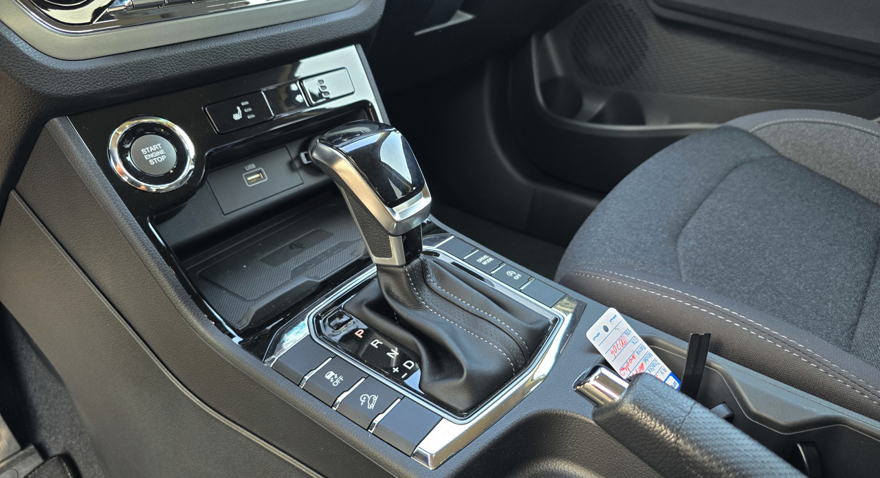 Korando 1.5Turbo Style+ AT Modrá/černý Black edition ODBĚR LEDEN 2026 240