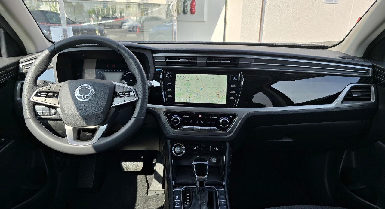 Korando 1.5Turbo Style+ AT Modrá/černý Black edition ODBĚR LEDEN 2026 240