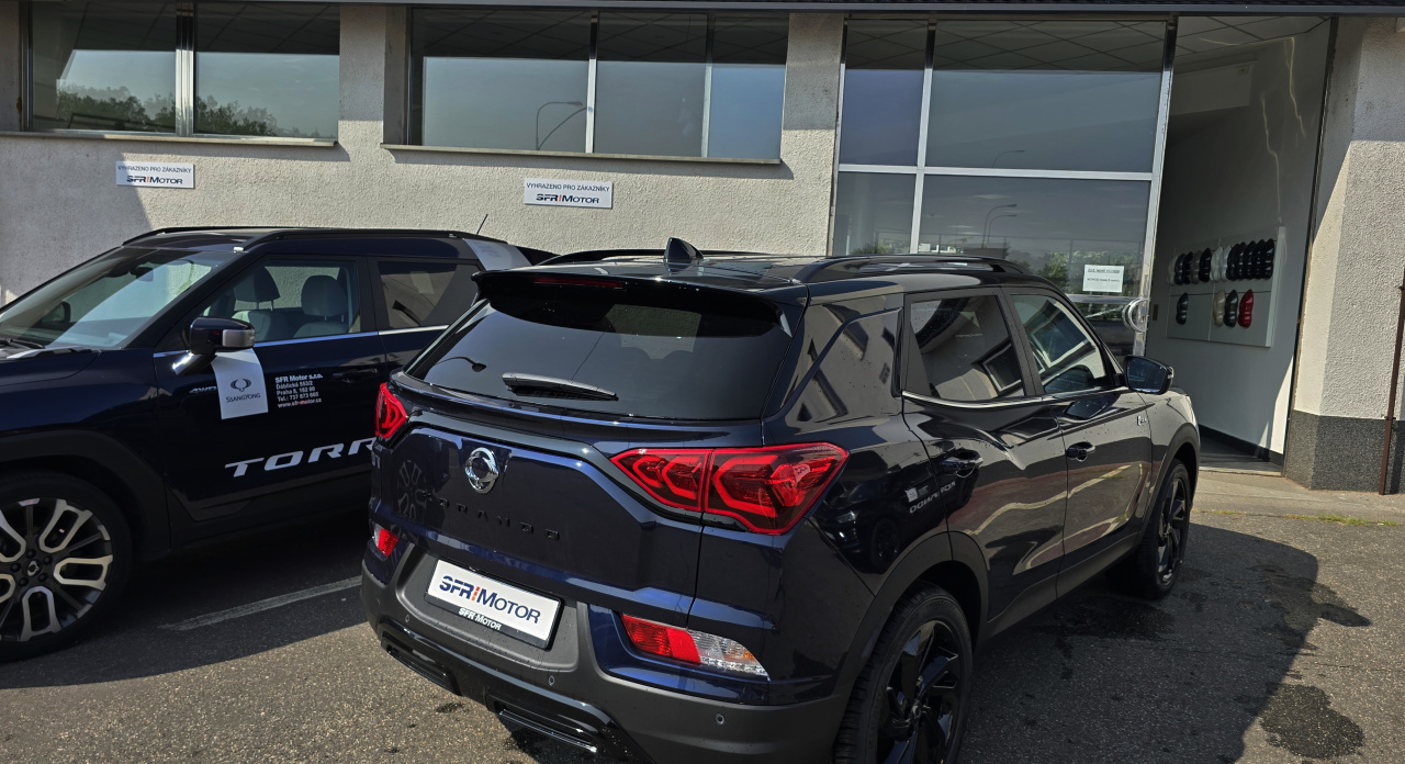 Korando 1.5Turbo Style+ AT Modrá/černý Black edition ODBĚR LEDEN 2026 240