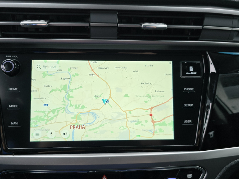 Korando 1.5Turbo Style+ AT Bílá/černá 248