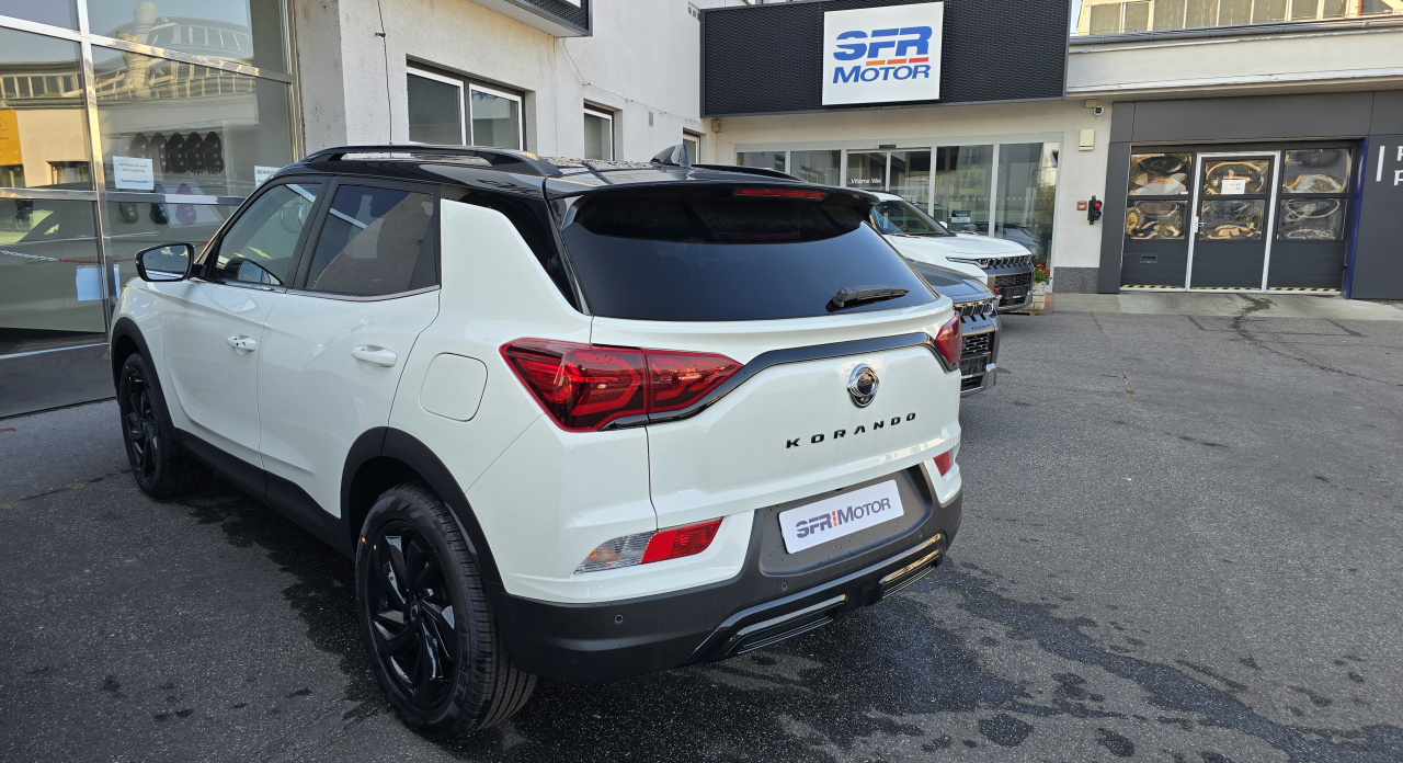 Korando 1.5Turbo Style+ MT Bílá/černý Black edition SRPEN 2025 (55641)