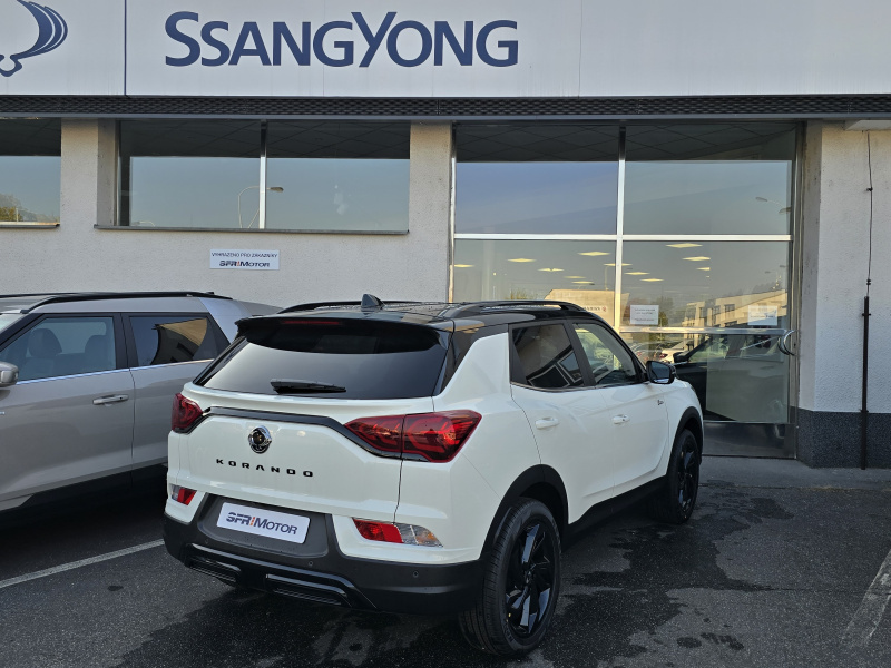 Korando 1.5Turbo Style+ MT Bílá/černý Black edition SRPEN 2025 (55641)