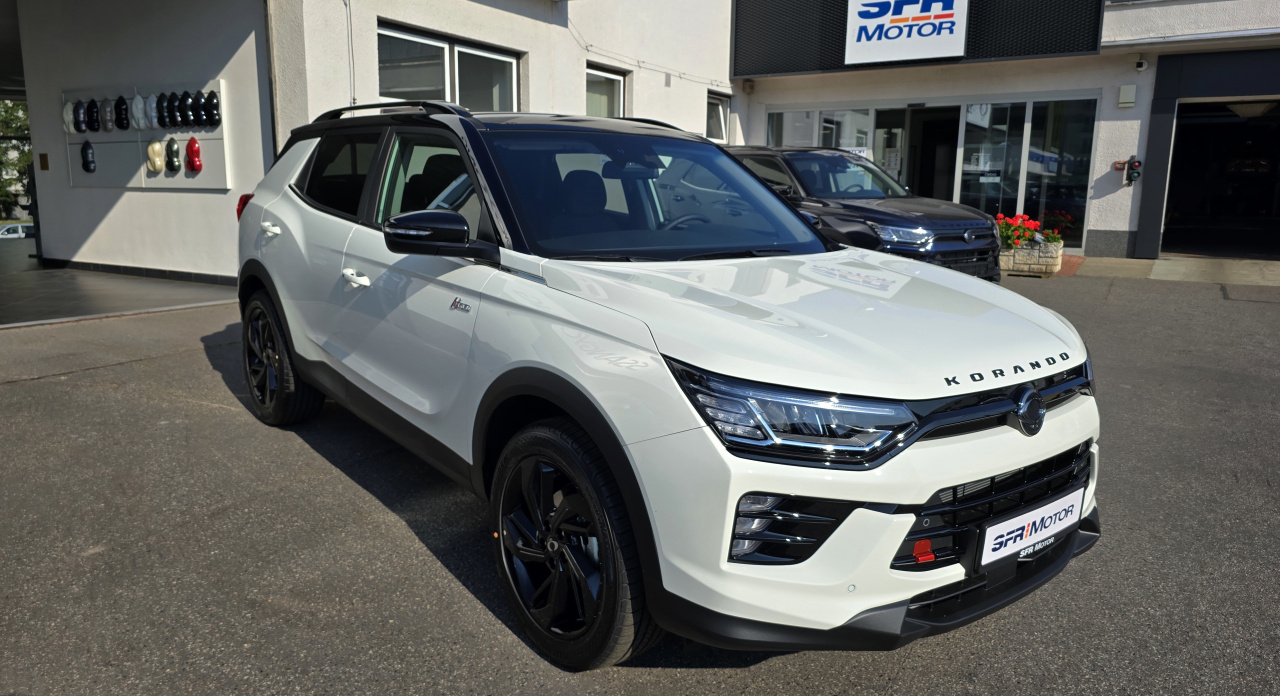 Korando 1.5Turbo Style+ MT Bílá/černý Black edition SRPEN 2025 (55641)