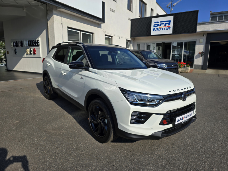Korando 1.5Turbo Style+ MT Bílá/černý Black edition SRPEN 2025 (55641)
