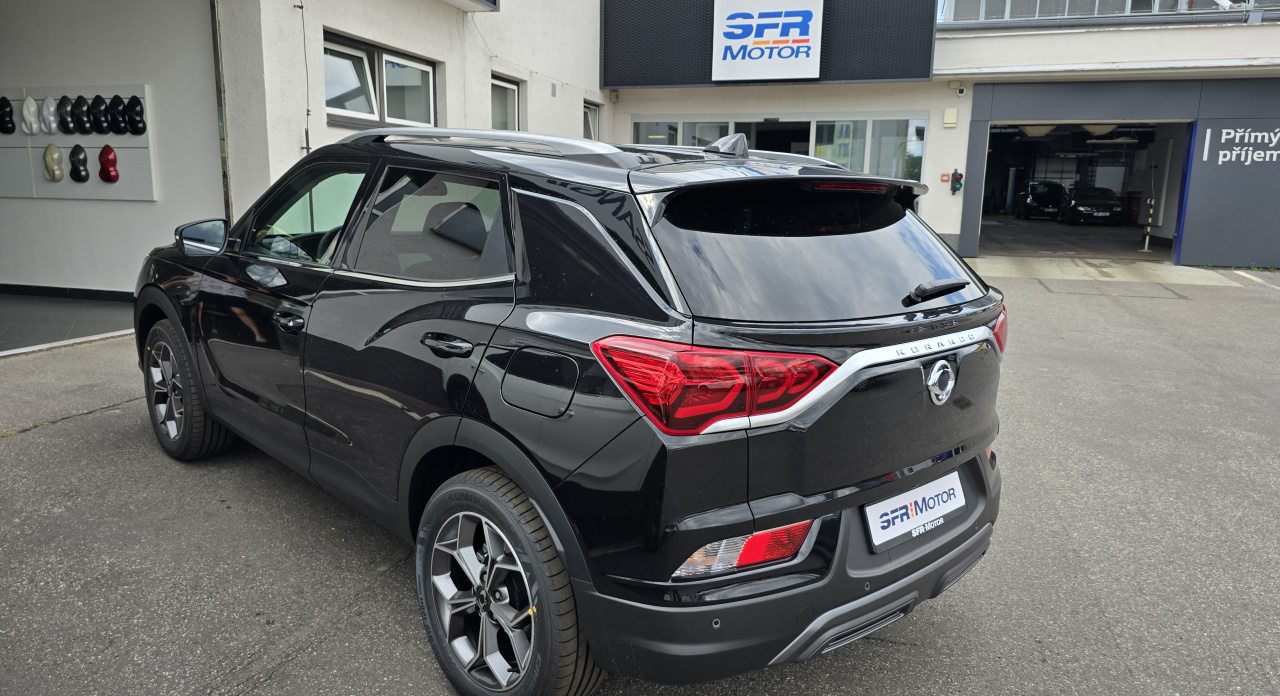 Korando 1.5Turbo Style+ MT Černá/černý MY24 55632
