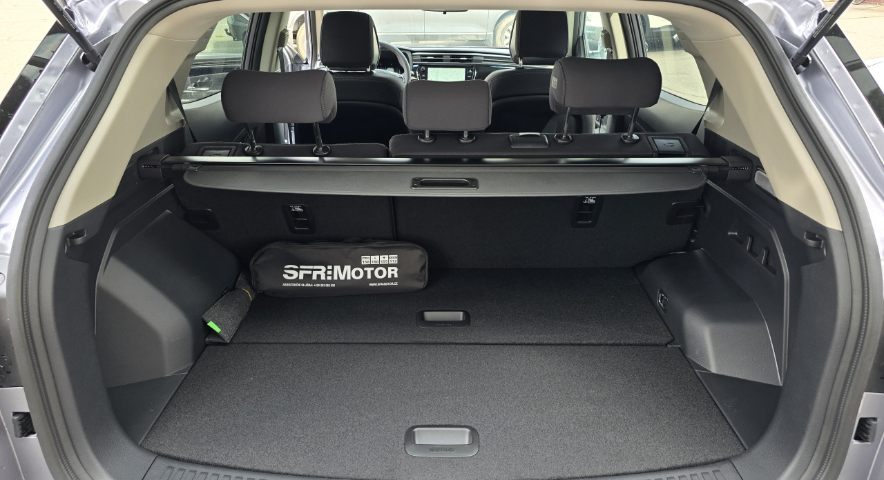 Korando 1.5Turbo Style+ MT Kovová/černý  DOSTUPNOST LEDEN 2026   247