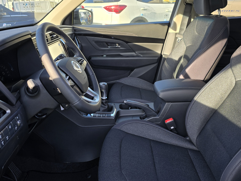 Korando 1.5Turbo Style+ MT Kovová/černý  DOSTUPNOST LEDEN 2026   247