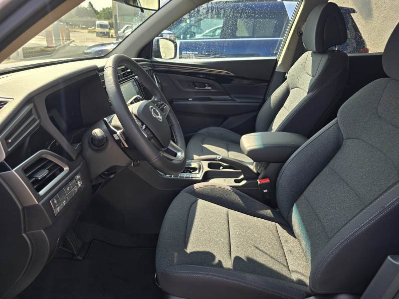 Korando 1.5Turbo Style+ AT Latte/černý MY24