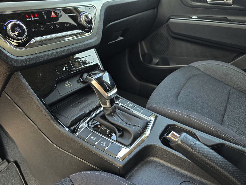 Korando 1.5Turbo Style+ AT Latte/černý MY24