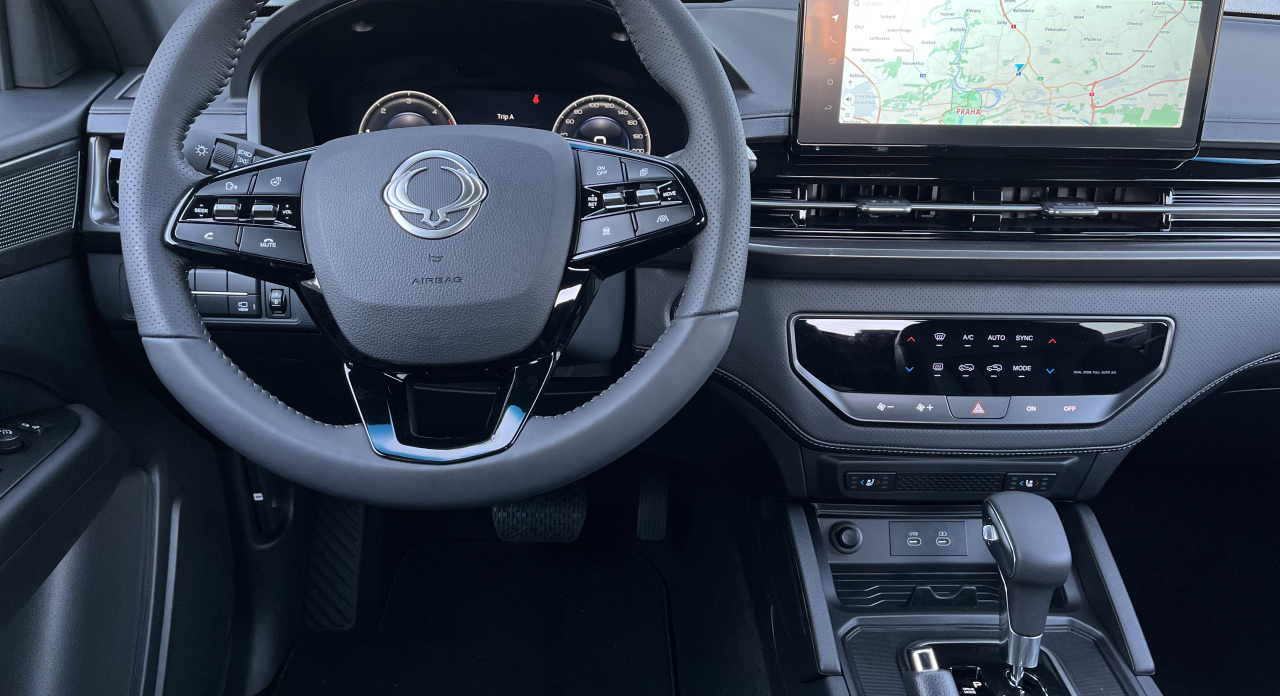 Musso Grand 2.2 e-XDI – PREMIUM 4WD AT SKLADEM LAK/šedý 58346