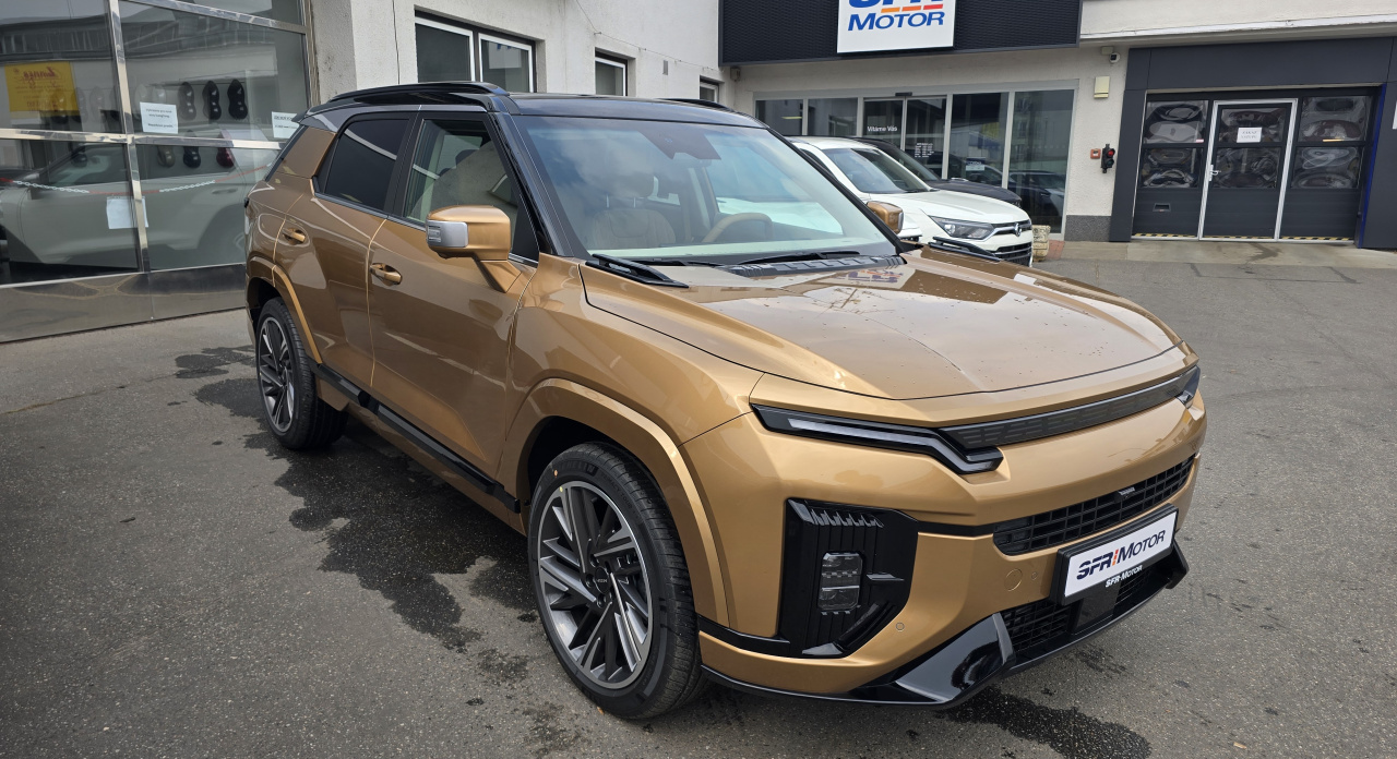 Actyon 1.5 Turbo GDI Premium AT 4x4 Královksá měď/Béžová    375