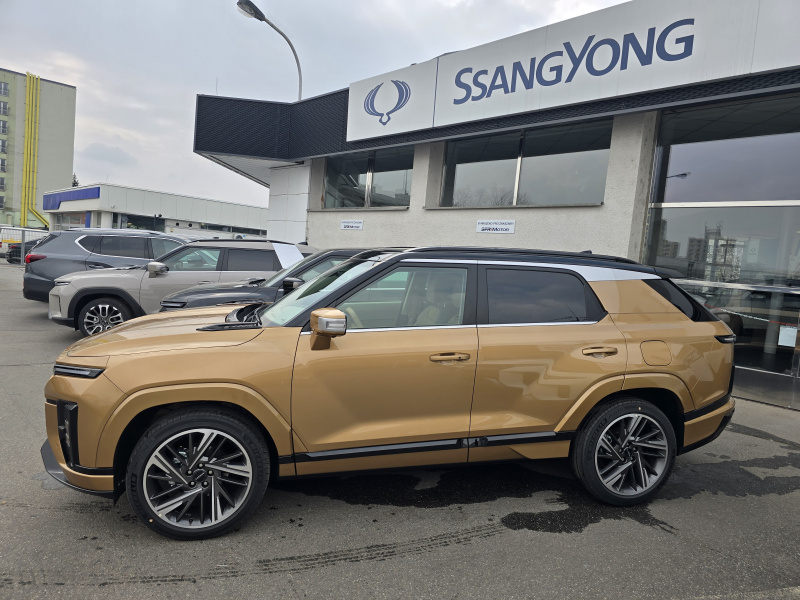 Actyon 1.5 Turbo GDI Premium AT 4x4 Královksá měď/Béžová    375