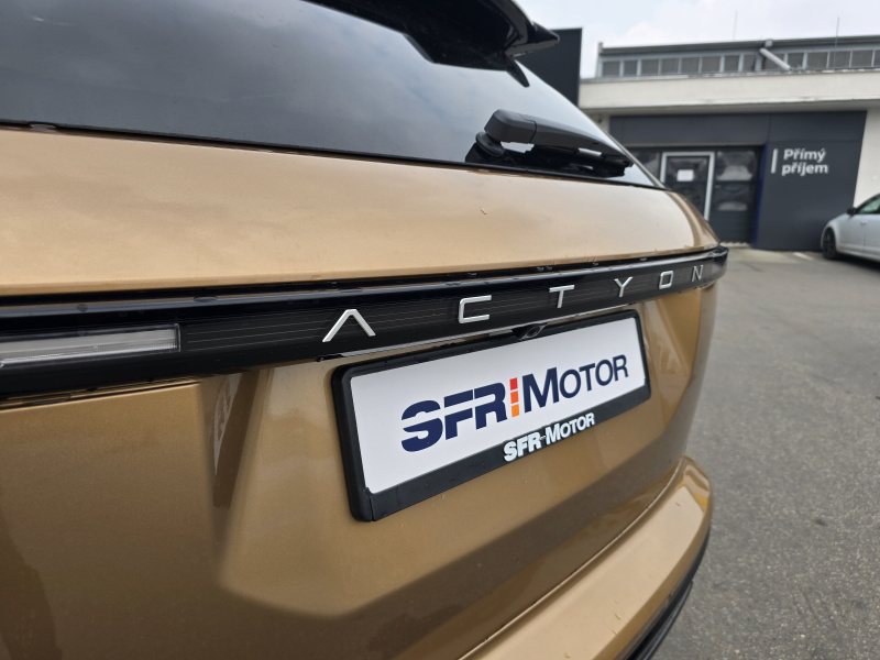 Actyon 1.5 Turbo GDI Premium AT 4x4 Královksá měď/Béžová    375
