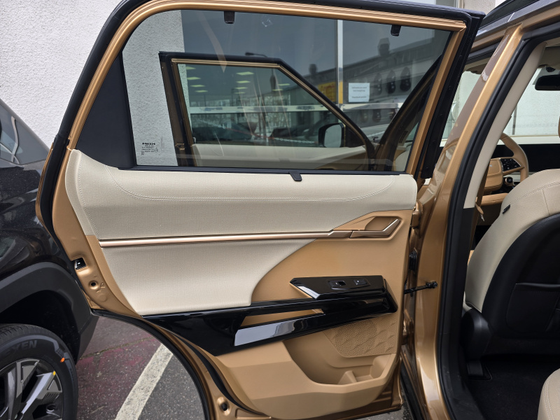 Actyon 1.5 Turbo GDI Premium AT 4x4 Královksá měď/Béžová    375