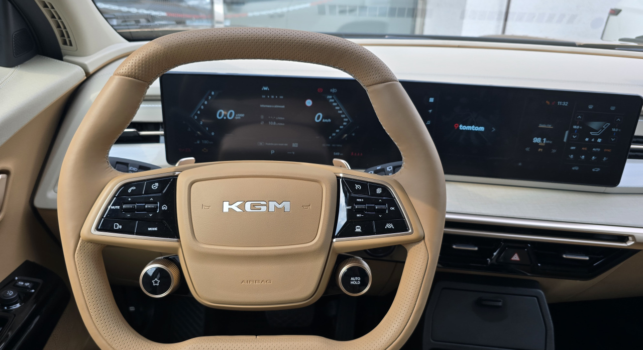 Actyon 1.5 Turbo GDI Premium AT 4x4 Královksá měď/Béžová    375