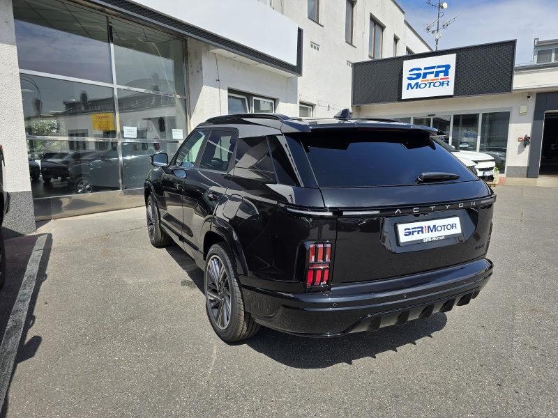 Actyon 1.5 Turbo GDI Premium AT 4x4 Černá barva 387