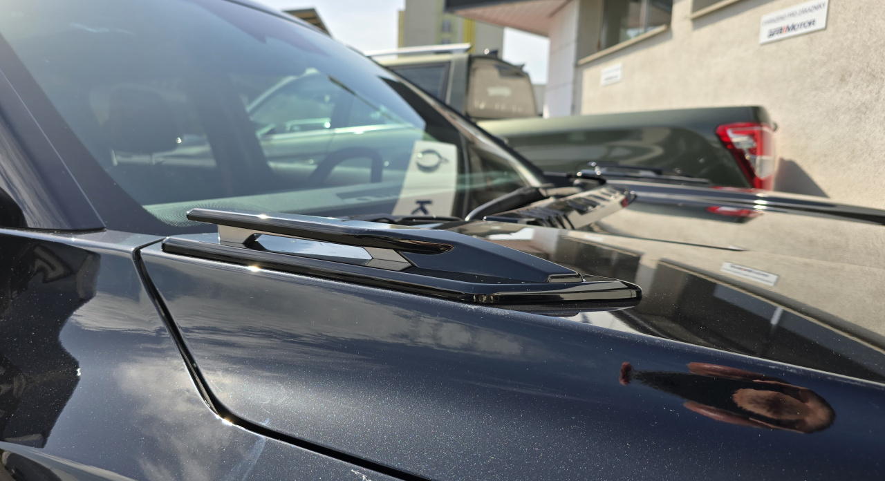 Actyon 1.5 Turbo GDI Premium AT 4x4 Černá barva 387