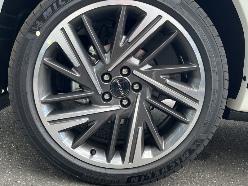 Actyon 1.5 Turbo GDI Premium AT Bílá barva 386