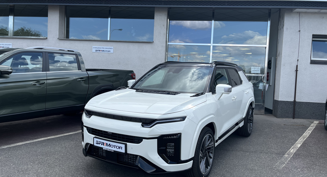 Actyon 1.5 Turbo GDI Premium AT Bílá barva 386