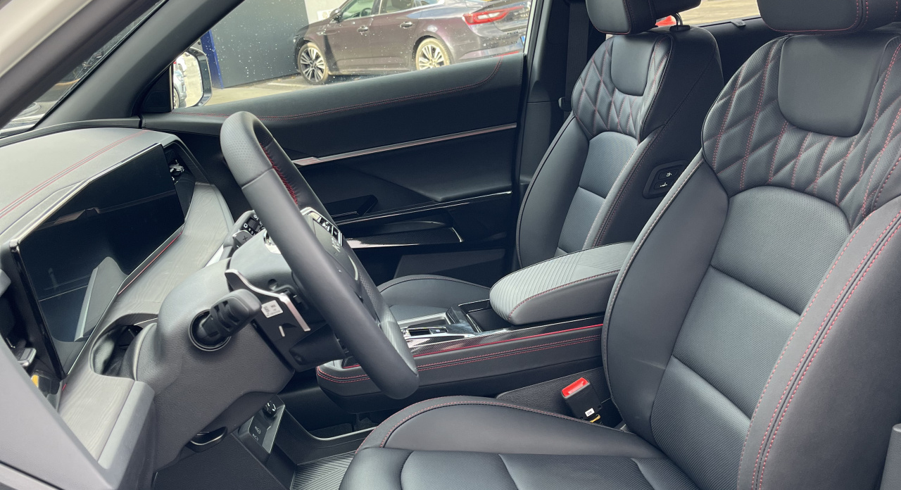 Actyon 1.5 Turbo GDI Premium AT Bílá barva 386