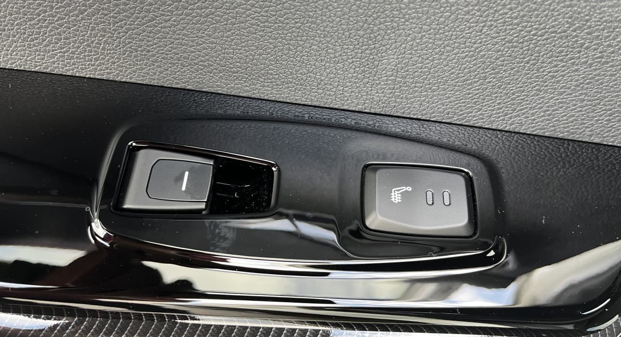 Actyon 1.5 Turbo GDI Premium AT Bílá barva 386