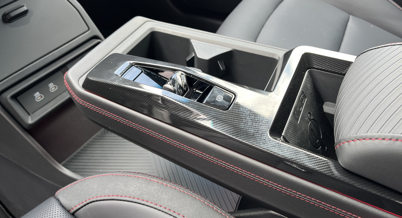 Actyon 1.5 Turbo GDI Premium AT Bílá barva 386