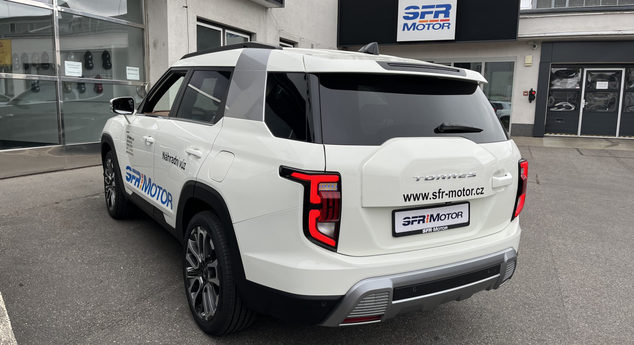 Torres 1.5 Turbo GDI Clever AT 4x4  Bílá/hnědý