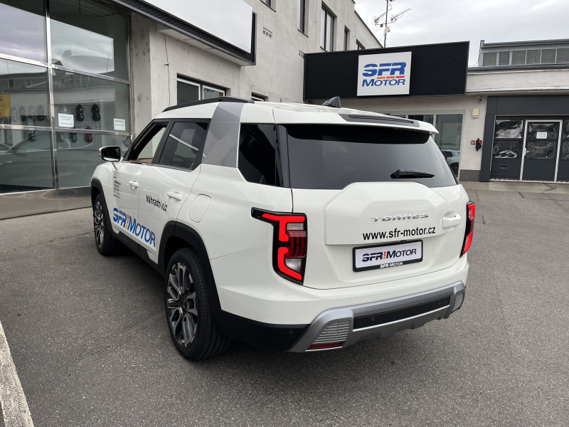 Torres 1.5 Turbo GDI Clever AT 4x4  Bílá/hnědý