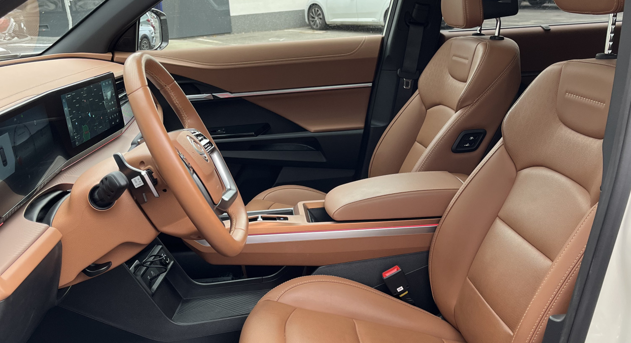 Torres 1.5 Turbo GDI Clever AT 4x4  Bílá/hnědý