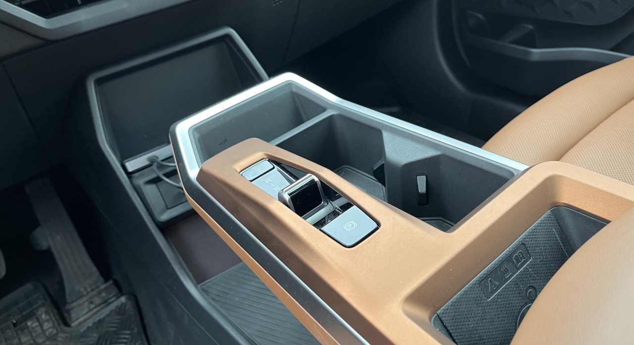 Torres 1.5 Turbo GDI Clever AT 4x4  Bílá/hnědý