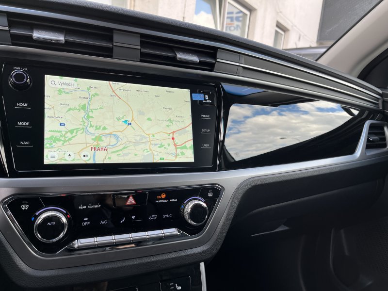 Korando 1.5Turbo Style+ AT  Bílá/černý  412