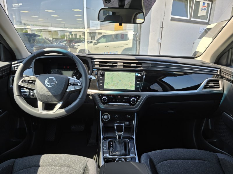 Korando 1.5Turbo Style+ AT BE Černá/černý ODBĚR LISTOPAD 427