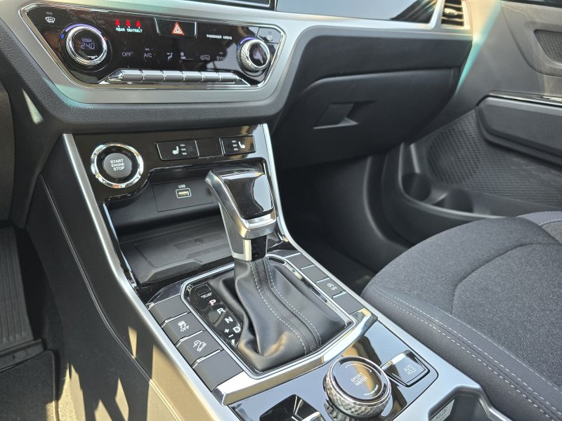 Korando 1.5Turbo Style+ AT BE Černá/černý ODBĚR LISTOPAD 427